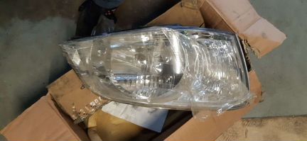 Правая фара на Hyundai Getz 221-1118R-LD-EM