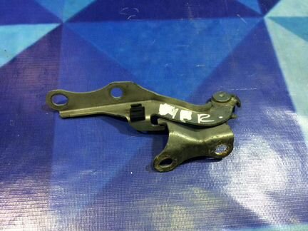 Петля капота правая Тойота Авенсис Т250