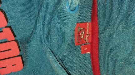 Толстовка и джинсовые шорты