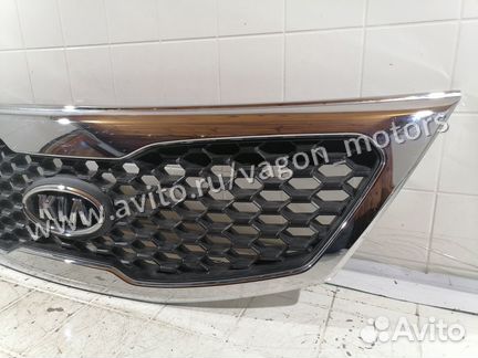 Решетка радиатора передняя Kia Sorento 2