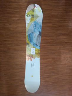 Продаю новый женский сноуборд Arbor Poparazzi
