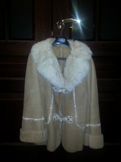Светлая дубленка из овчины короткая Sagitta