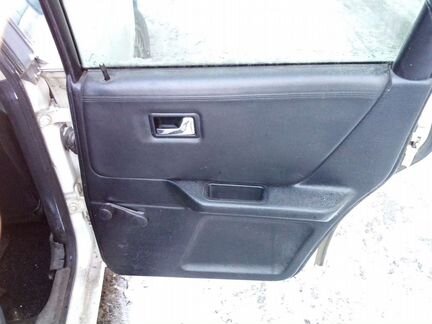 Дверные карты кожаные Audi 80 90