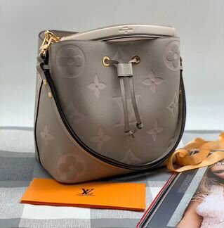 Сумка Louis Vuitton с кошельком