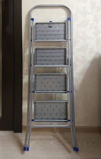 Стремянка 4 широких ступени (Италия)