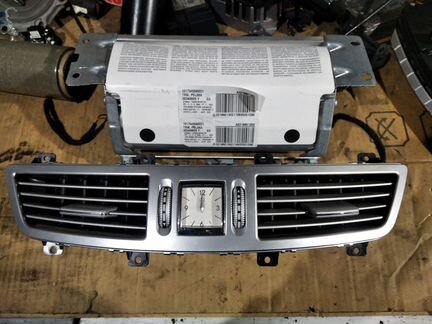 Дефлектор в торпедо в сборе Mercedes W221