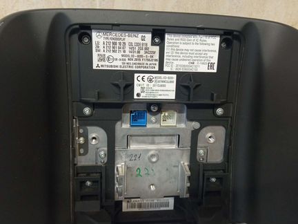 Mонитор в подголовнтке мерседес. W166 W292 W212