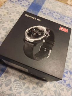Умные смарт часы TicWatch Pro
