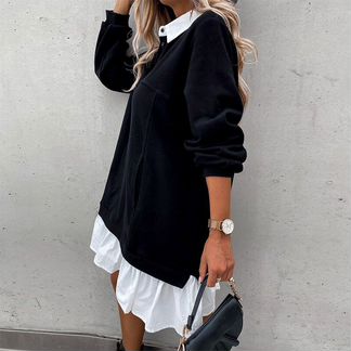 Трикотажное платье с белой оборкой