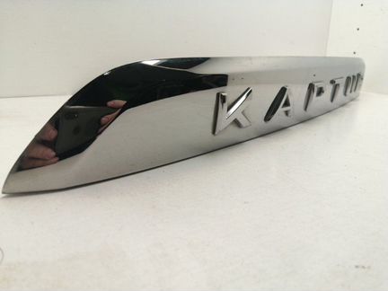 Накладка крышки багажника задняя Renault Kaptur 1