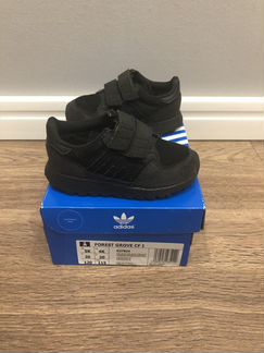 Кроссовки фирмы Adidas
