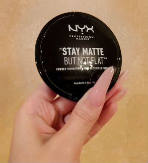 Тональная основа-пудра NYX stay matte BUT NOT flat