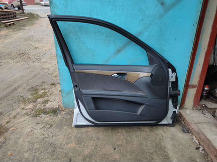 Дверь передняя левая Mercedes w211