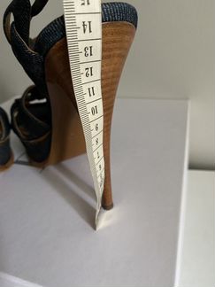 Босоножки Saint Laurent